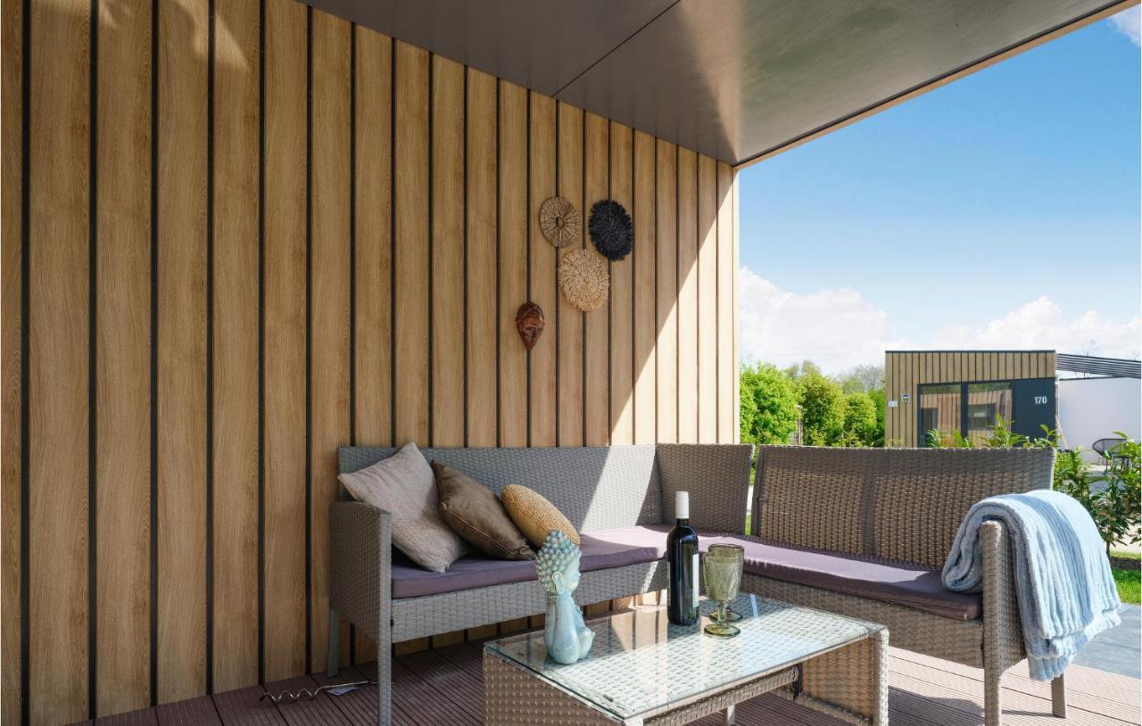 Nice Home In Heinkenszand With Sauna Экстерьер фото